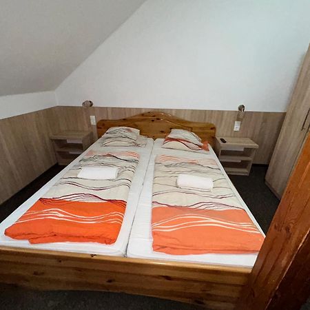 Rozsakert Panzio Hotel Nyíregyháza Buitenkant foto