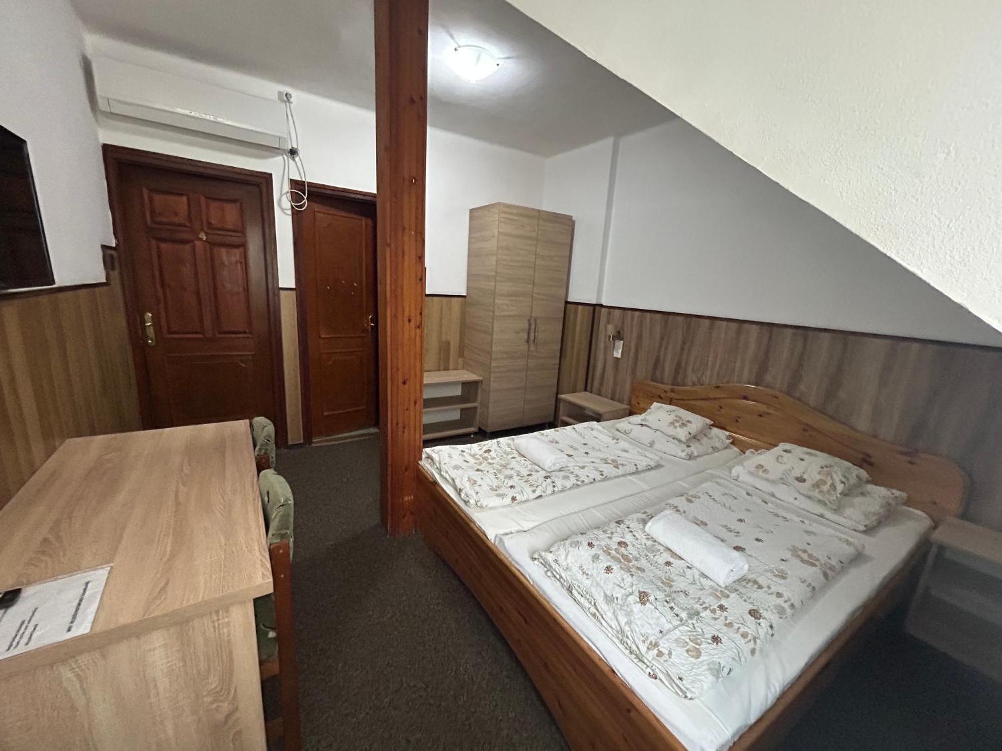 Rozsakert Panzio Hotel Nyíregyháza Buitenkant foto